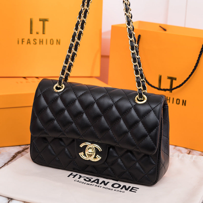 luxury โ๐ฝ ๐๐น๐ฎ๐๐๐ถ๐ฐ ๐๐น๐ฎ๐ฝ in Black Lambskin