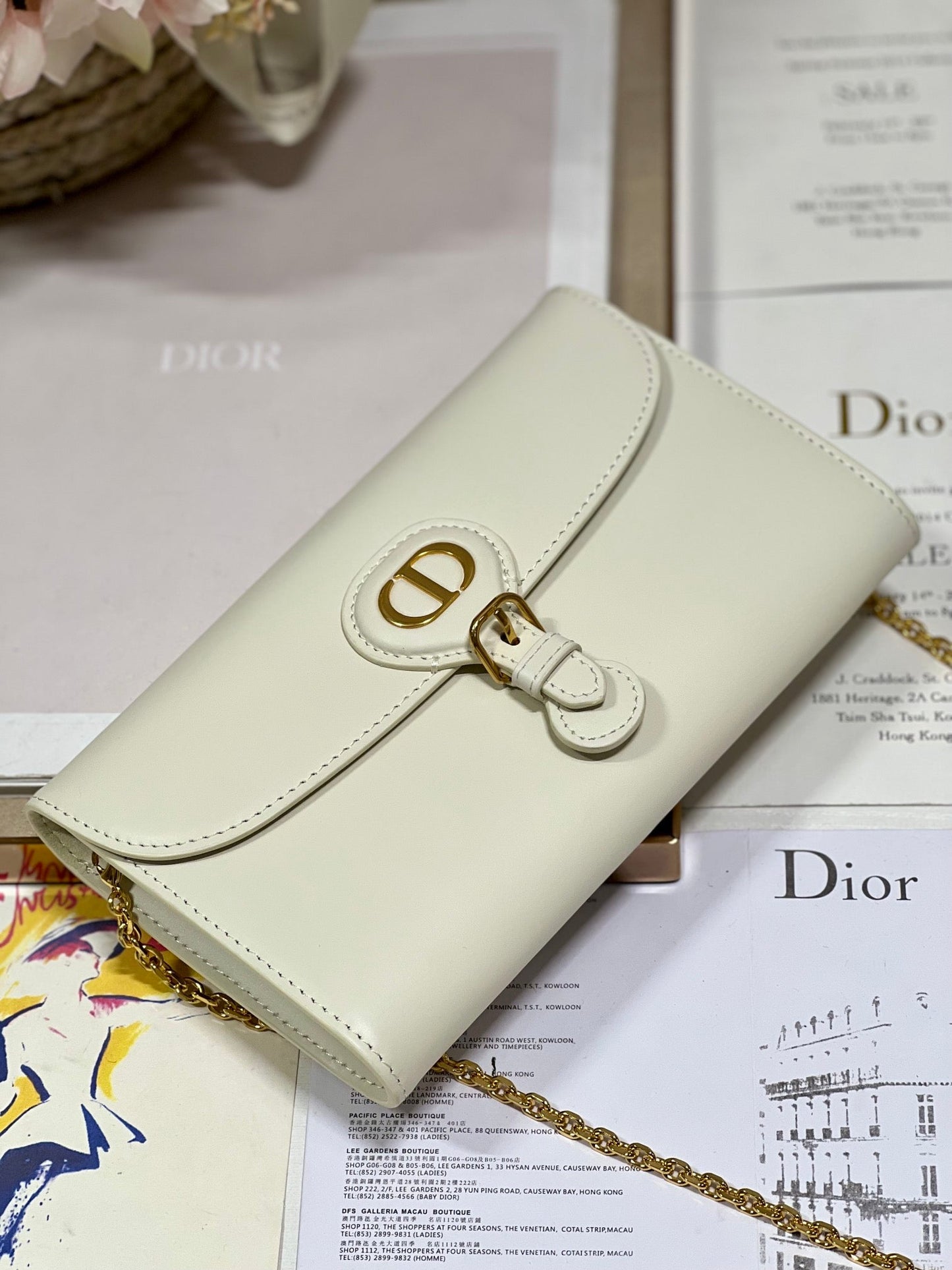 luxury Bobby Wallet on Chain East West White - 21.5¡Á12¡Á4cm