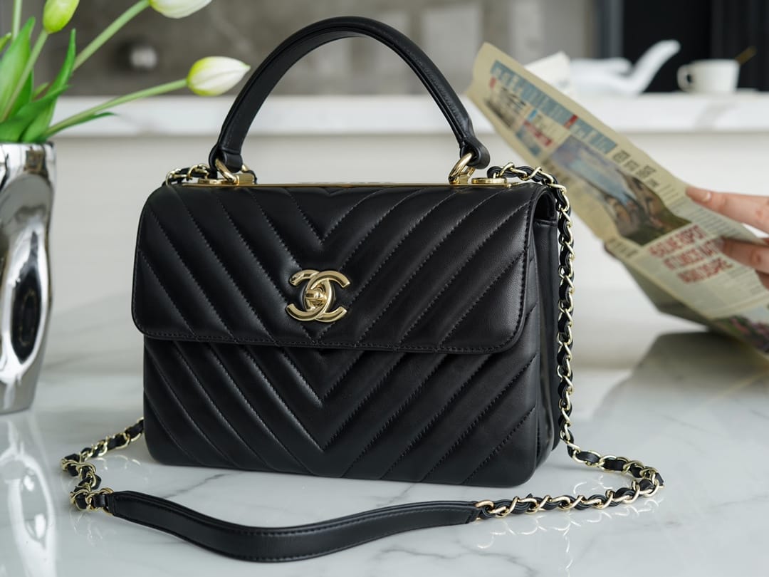 luxury Trendy CC25 Pre-Owned medium Chevron Trendy handbag 25cm