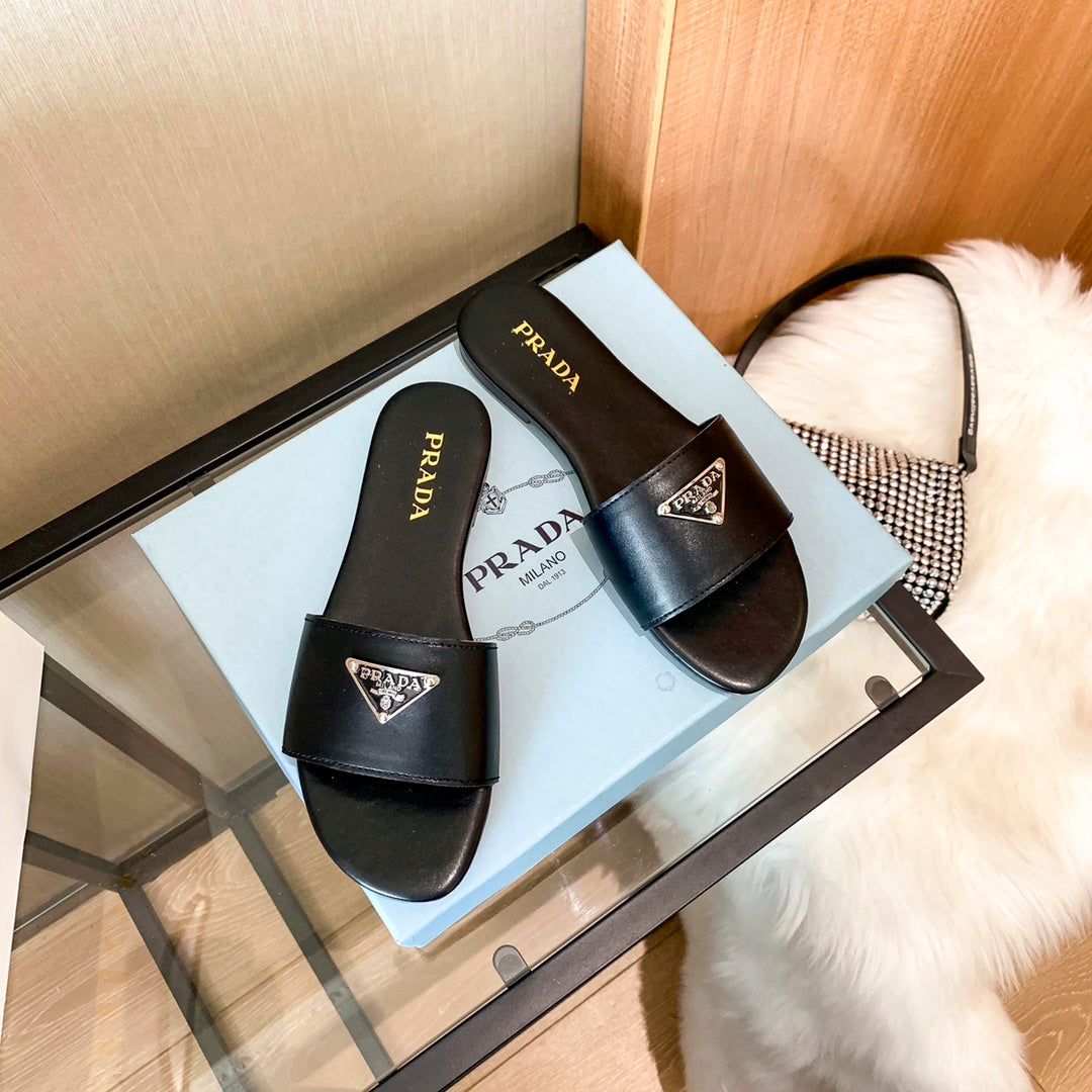 Triangel Logo Flat Tofflor