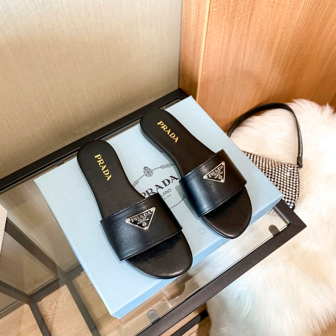 Triangel Logo Flat Tofflor