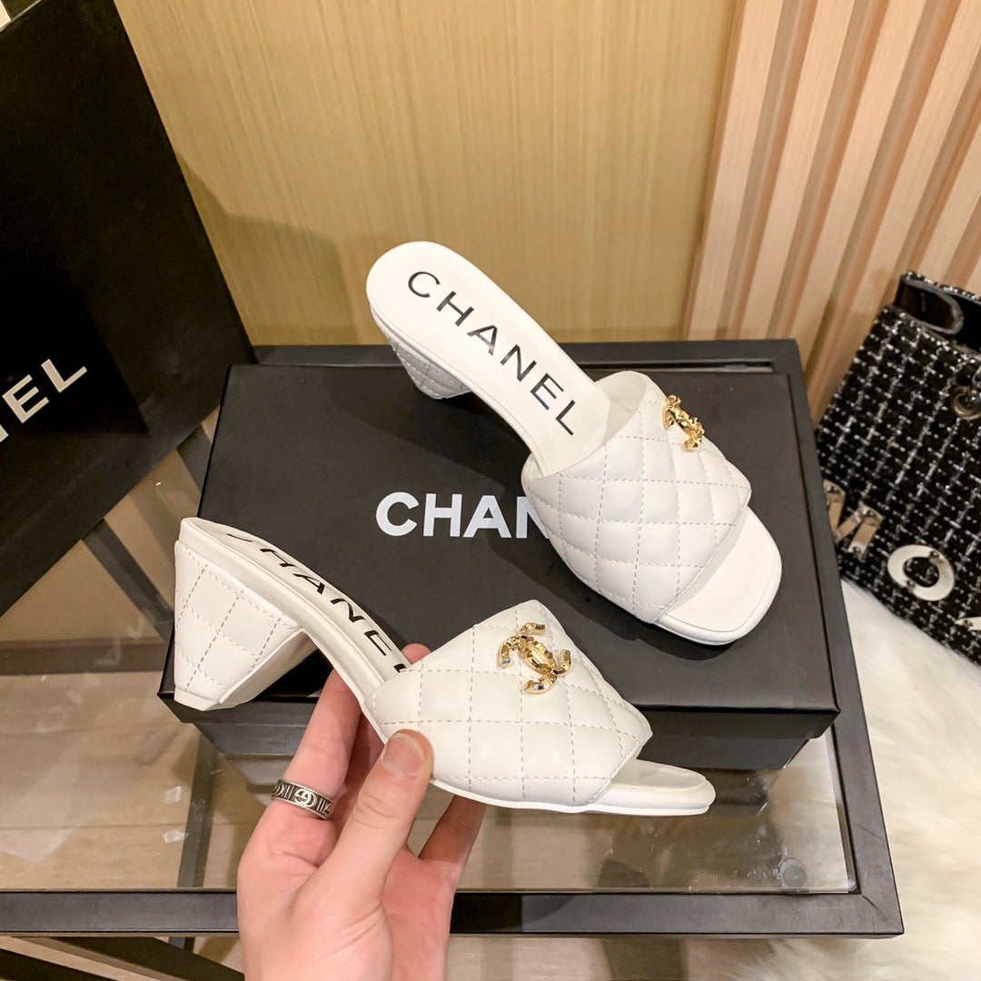 Diamond Leather Triangle Heel Tofflor