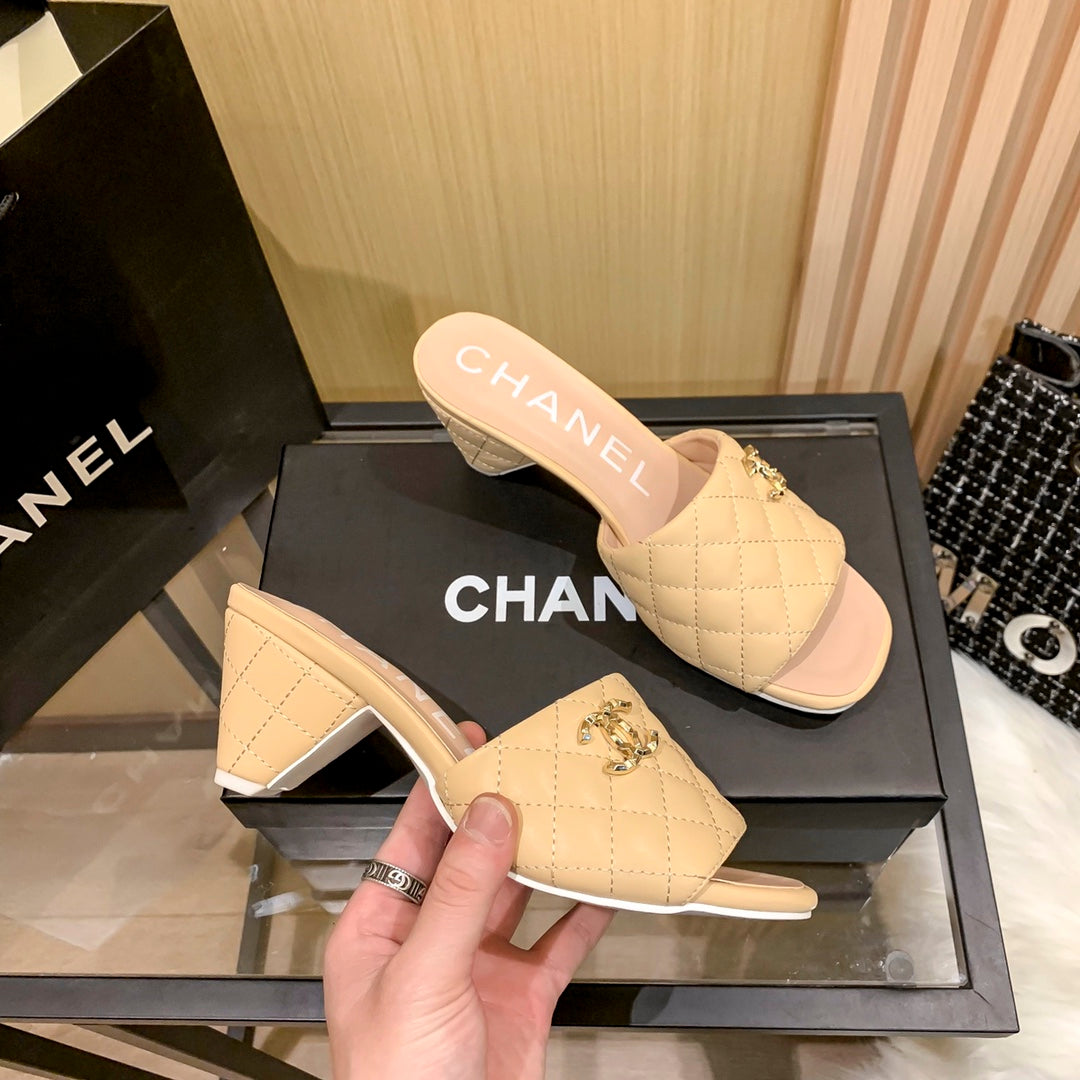 Diamond Leather Triangle Heel Tofflor