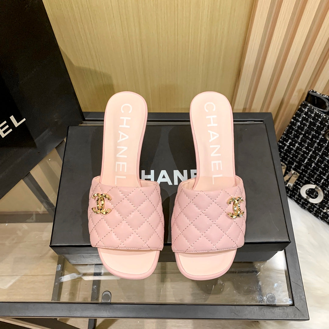 Diamond Leather Triangle Heel Tofflor