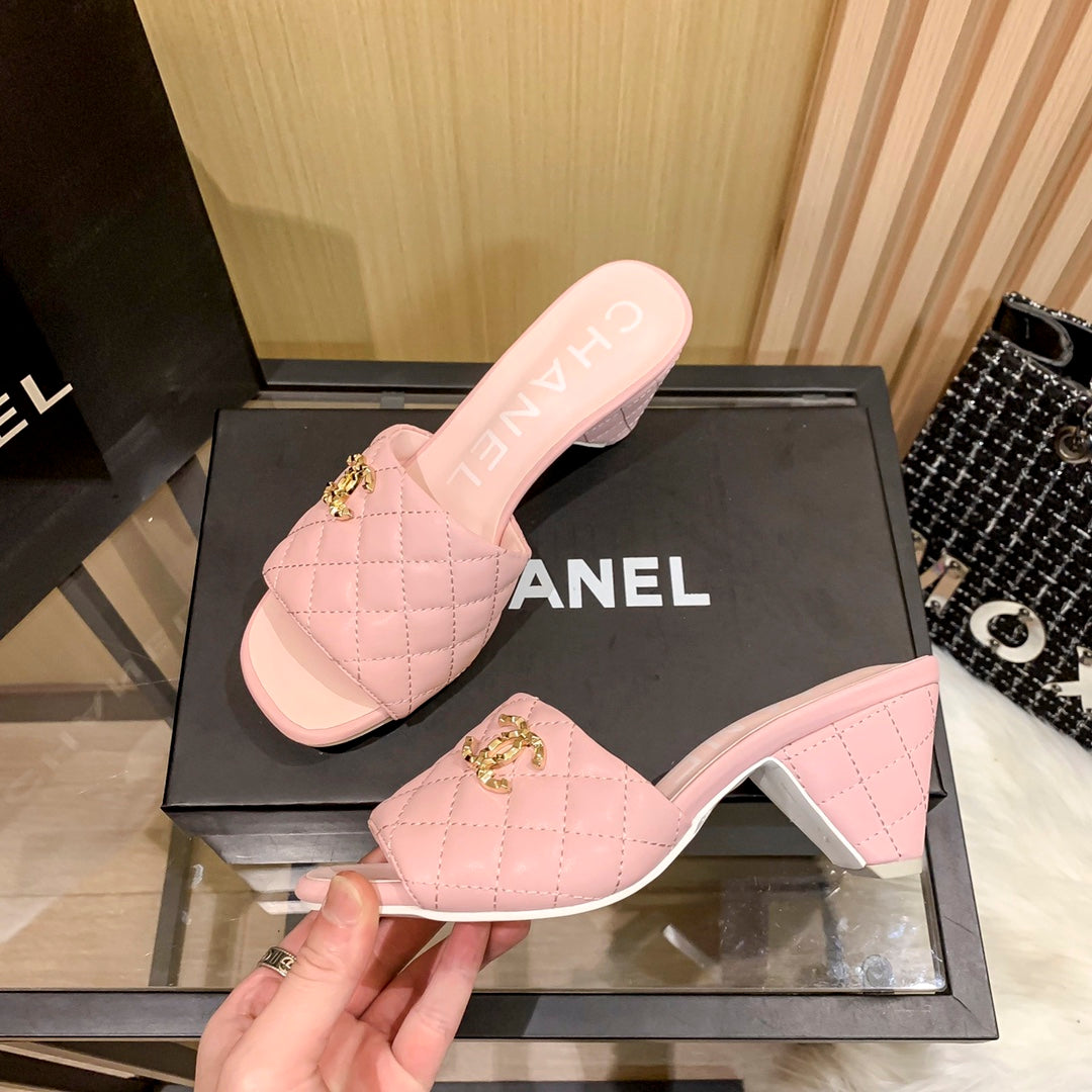 Diamond Leather Triangle Heel Tofflor