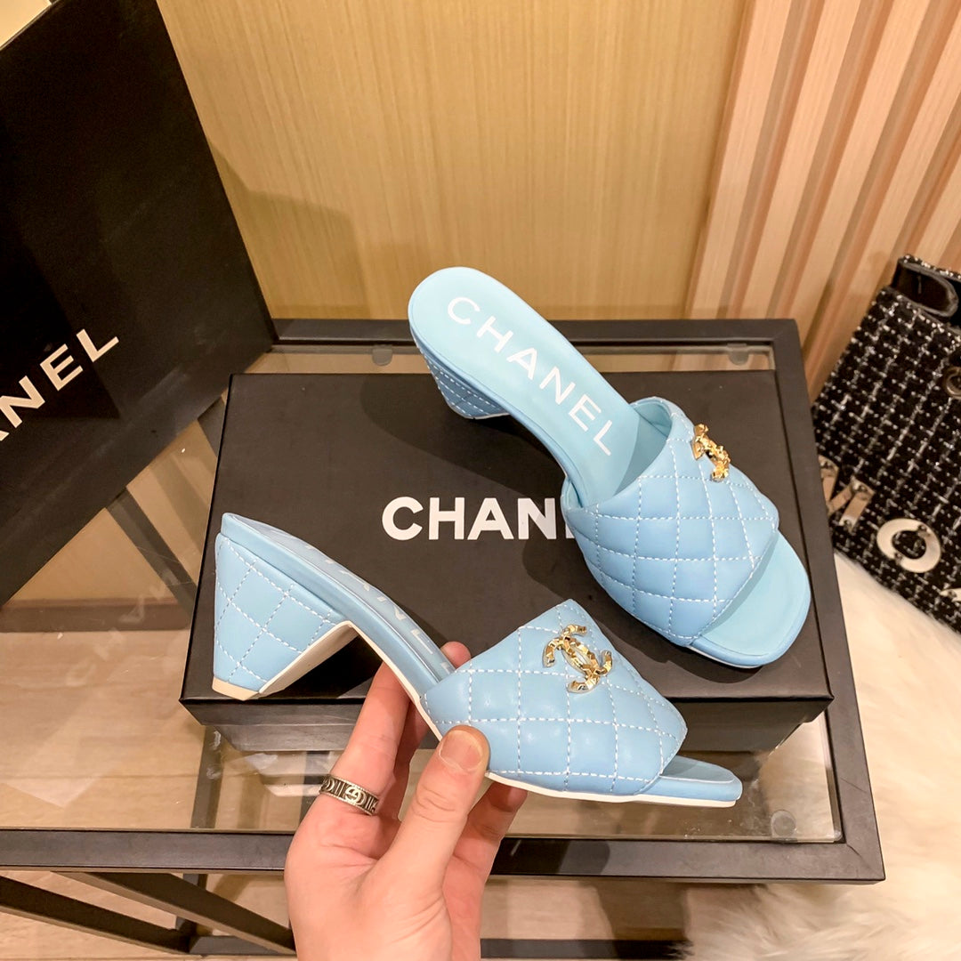 Diamond Leather Triangle Heel Tofflor