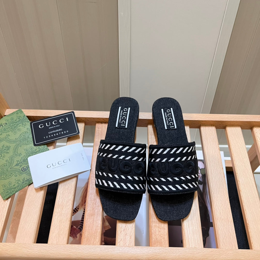 Bokstäver Denim platta tofflor