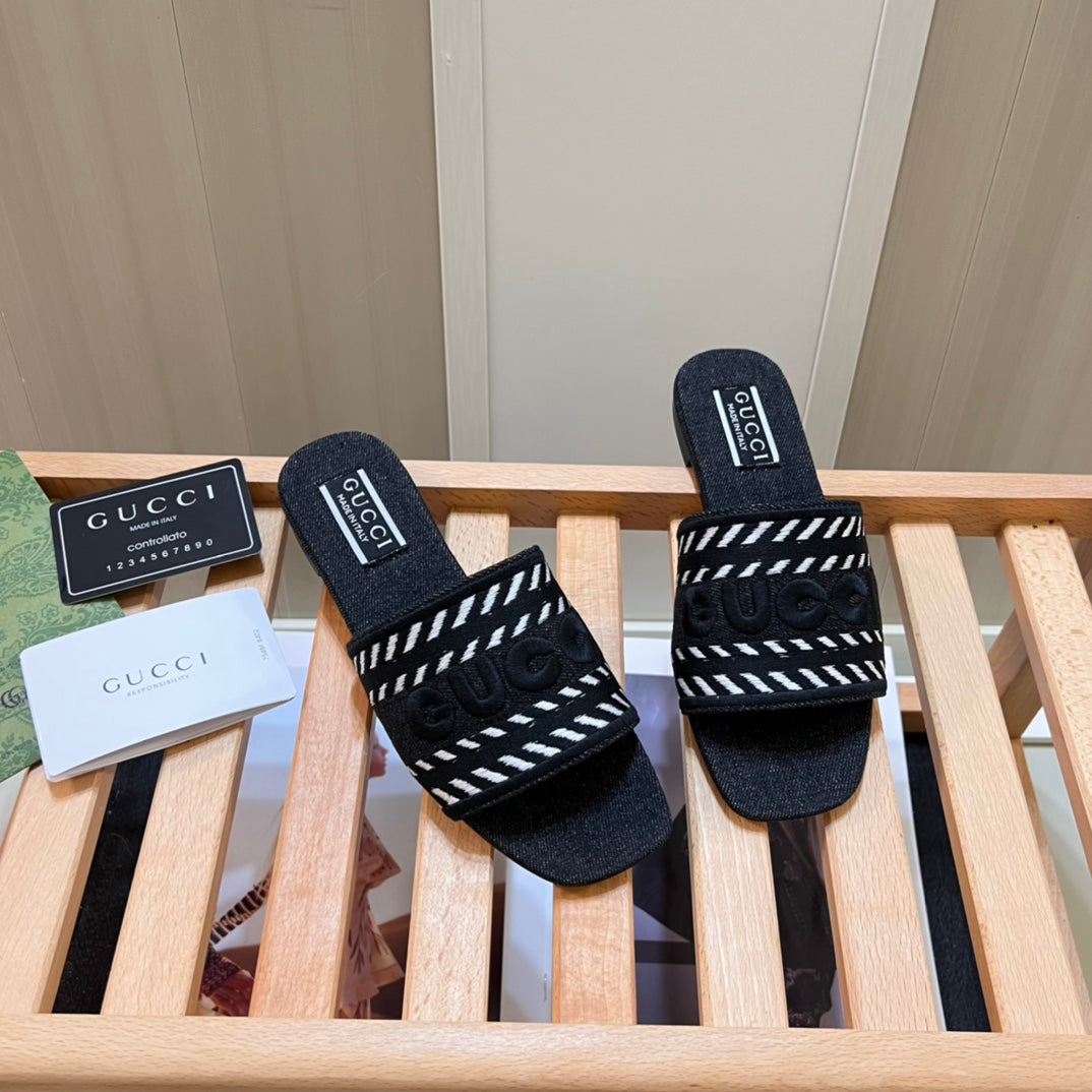 Bokstäver Denim platta tofflor