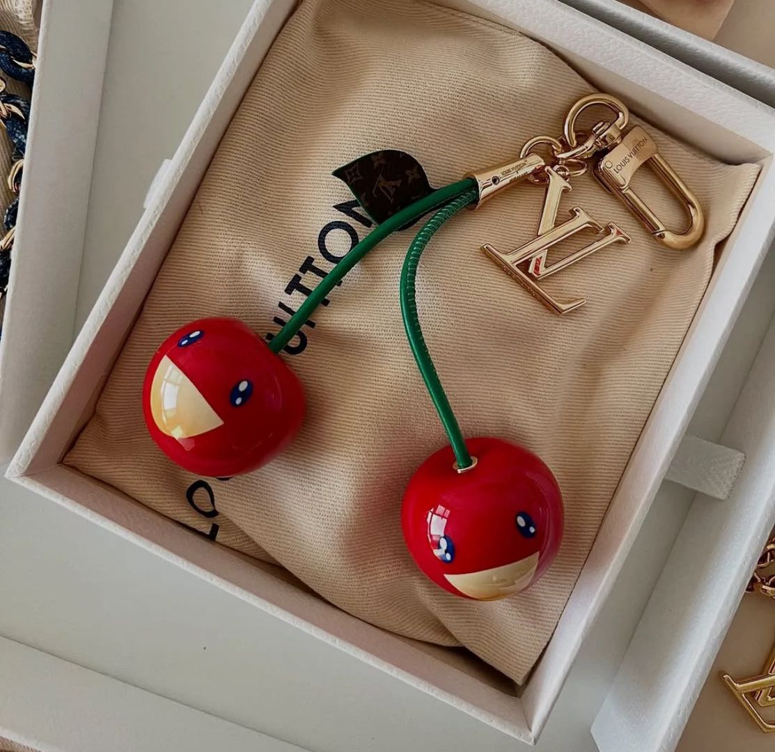🌟 Portachiavi L$V Cherry: carino e lussuoso, tutto in uno 🍒✨