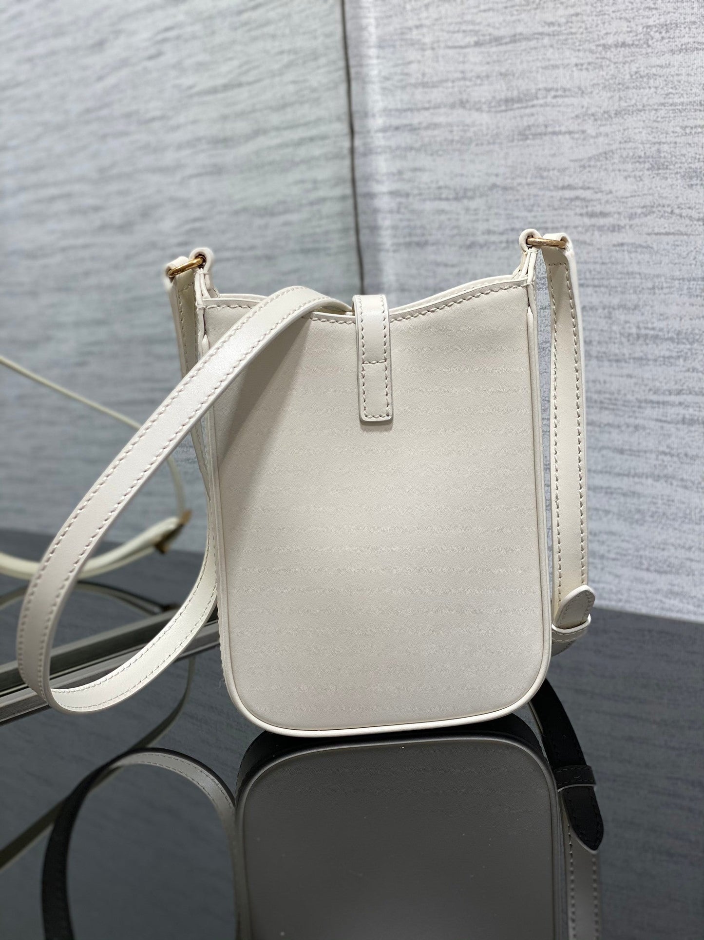 luxury Le 5 A 7 Mini White Bag - 13x20x4cm