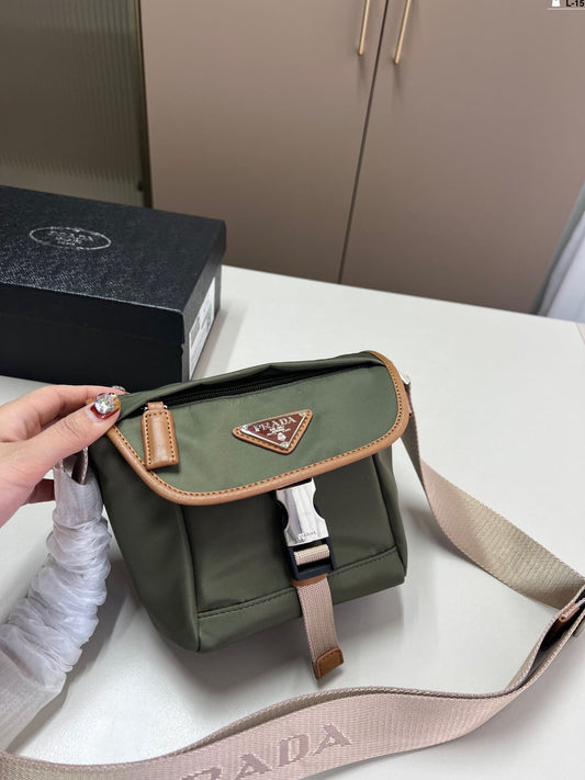 luxury Vintage Messenger Bag Crossbody 16x15cm