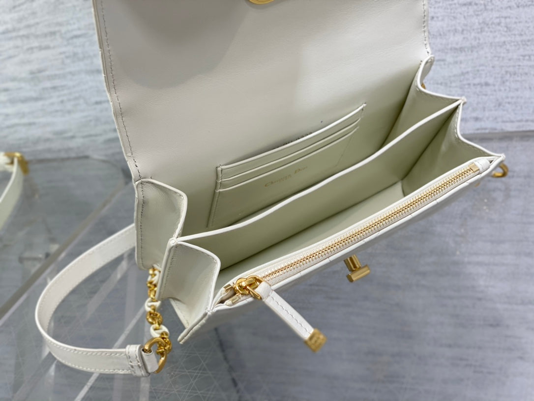 luxury Miss Caro White Macrocannage Lambskin Bag - 19 x 13 x 5.5 cm