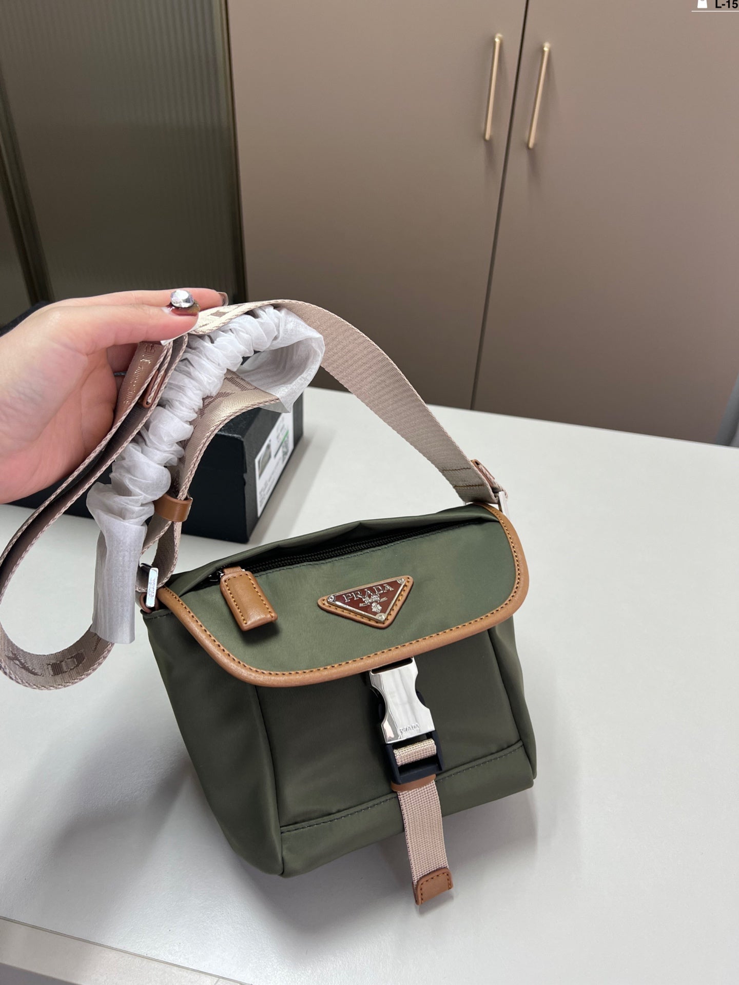 luxury Vintage Messenger Bag Crossbody 16x15cm