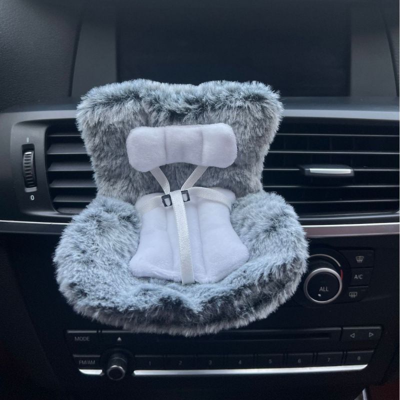 Plüsch Puppenauto -Dekor -Set - niedliche und gemütliche Autobegleiterin