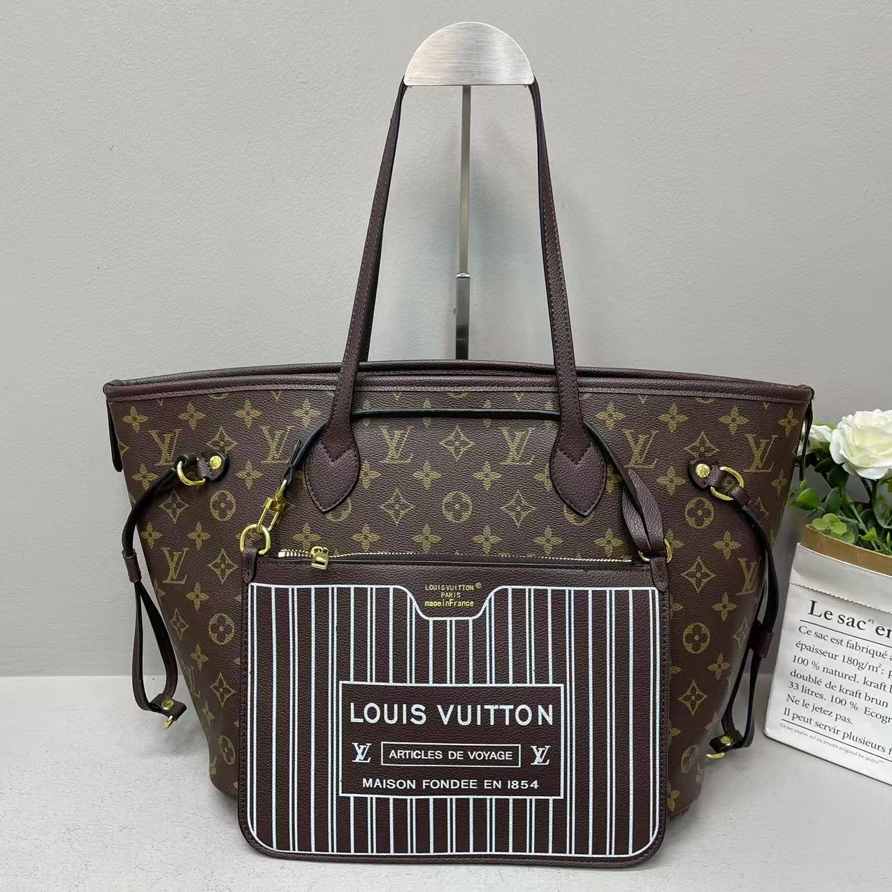 Elegant Large-Capacity Tote Bag