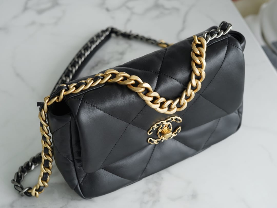 luxury 19BAG AS1160 Black Gold Buckle Bag Small 26CM