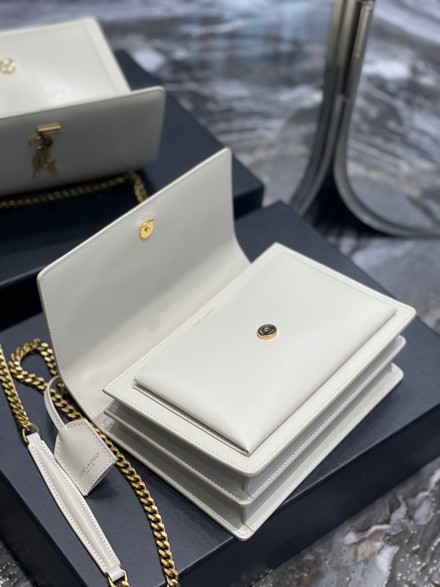 luxury Medium Sunset Bag 22 White Lambskin Gold Tone 22 x 16 x 8cm