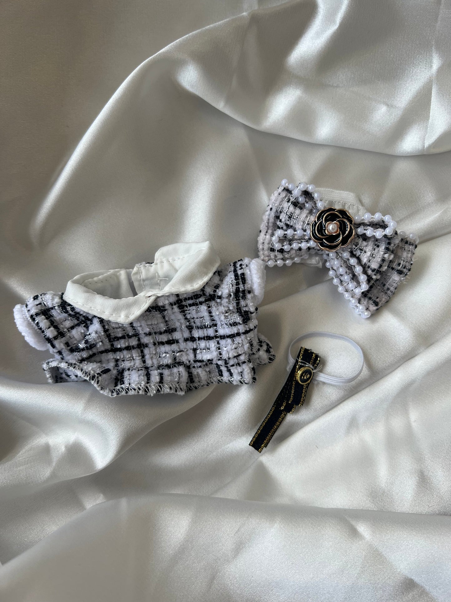 Labubu Designer Tweed Outfit Set - Elegant Black & White with Bow & Brooch (17cm)