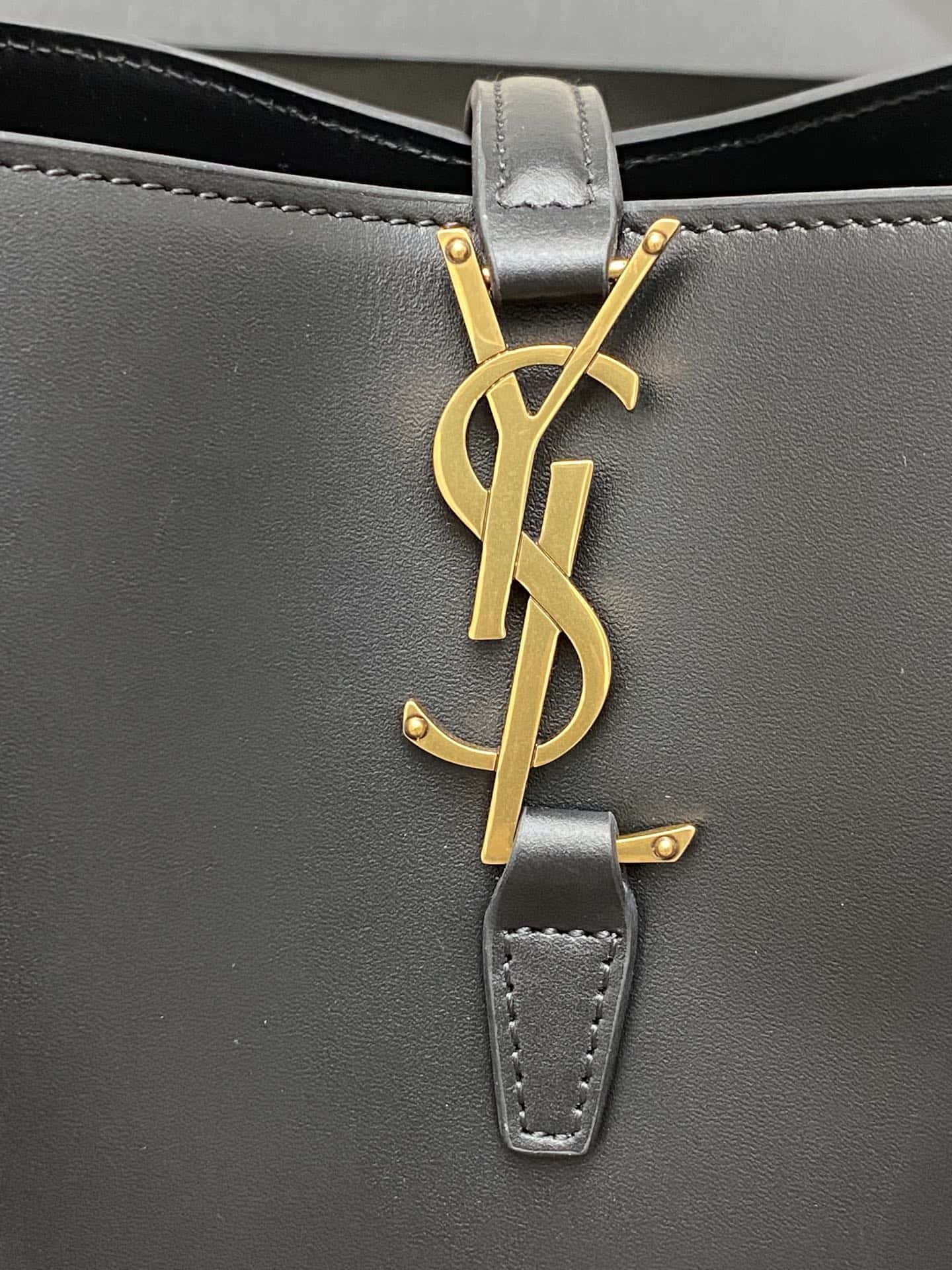 Luxury NEW WAVE MULTI-POCHETTE Handbag