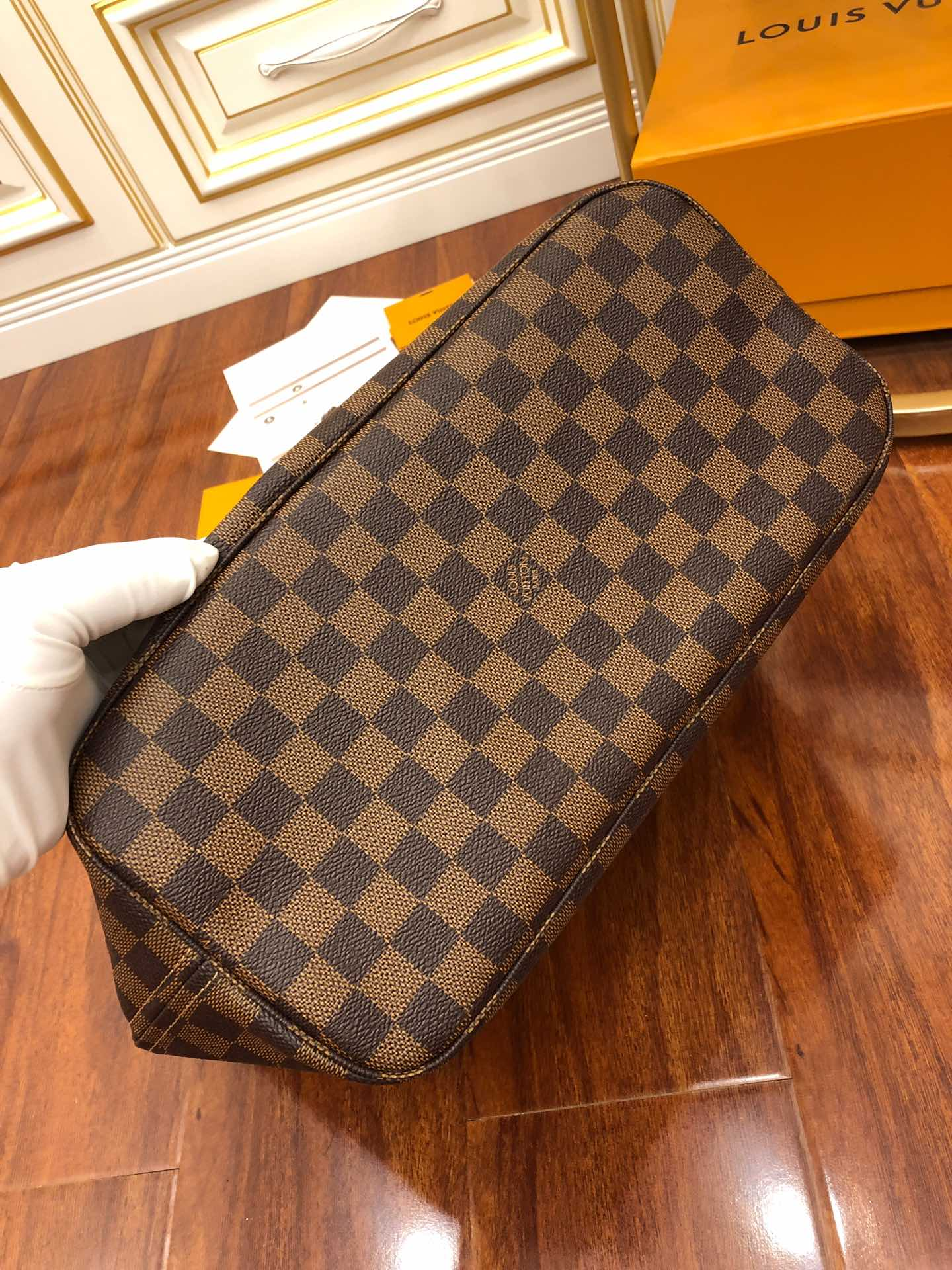 Luxury Ebene Monogram Leather Bag