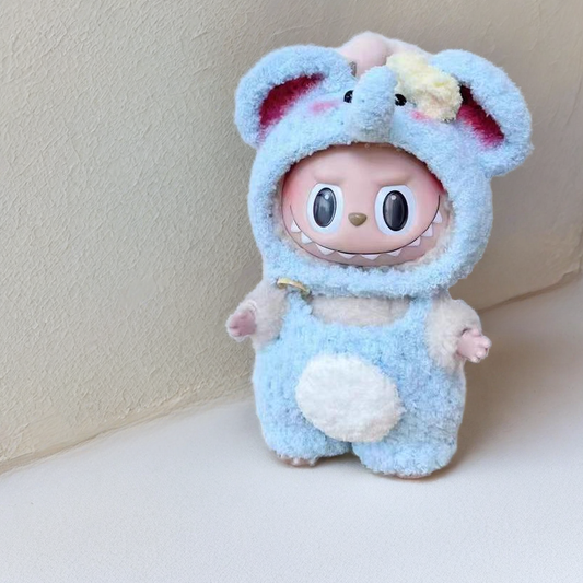 Sada outfitů Labubu Elephant - růžová mikina a modrá monténky (17 cm)
