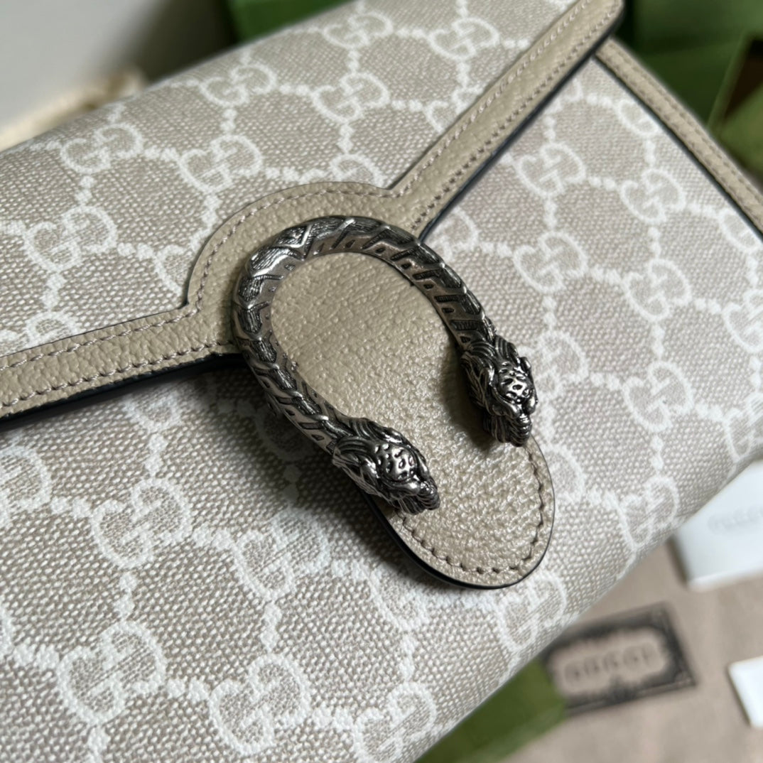 luxury Dionysus Chain Wallet Beige and white GG Supreme canvas