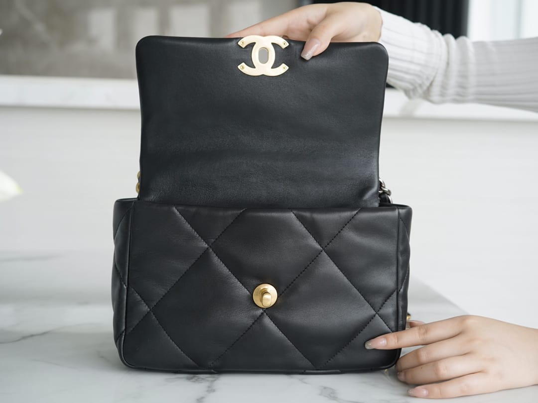 luxury 19BAG AS1160 Black Gold Buckle Bag Small 26CM