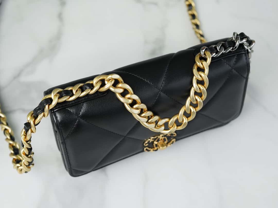 luxury 19 WOC Wallet On Chain AP0957 BLACK Flap Bag