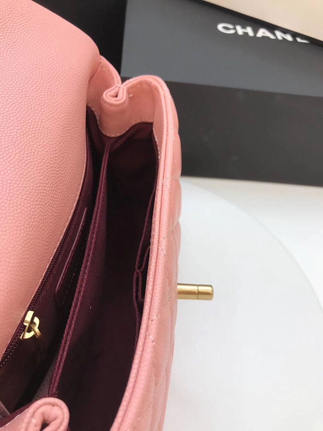 luxury Coco Handle Gold Caviar Pink 24 cm
