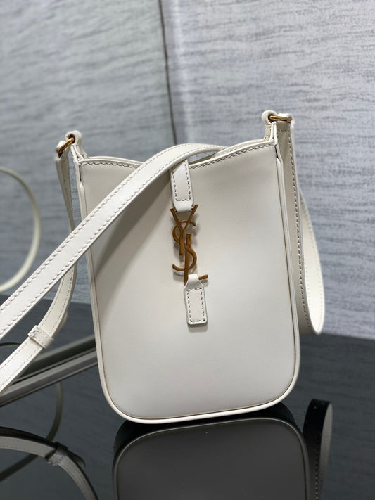 luxury Le 5 A 7 Mini White Bag - 13x20x4cm