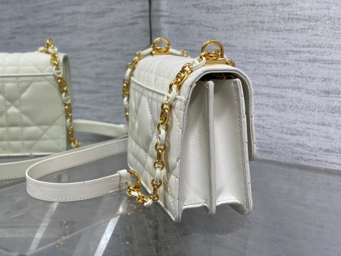 luxury Miss Caro White Macrocannage Lambskin Bag - 19 x 13 x 5.5 cm