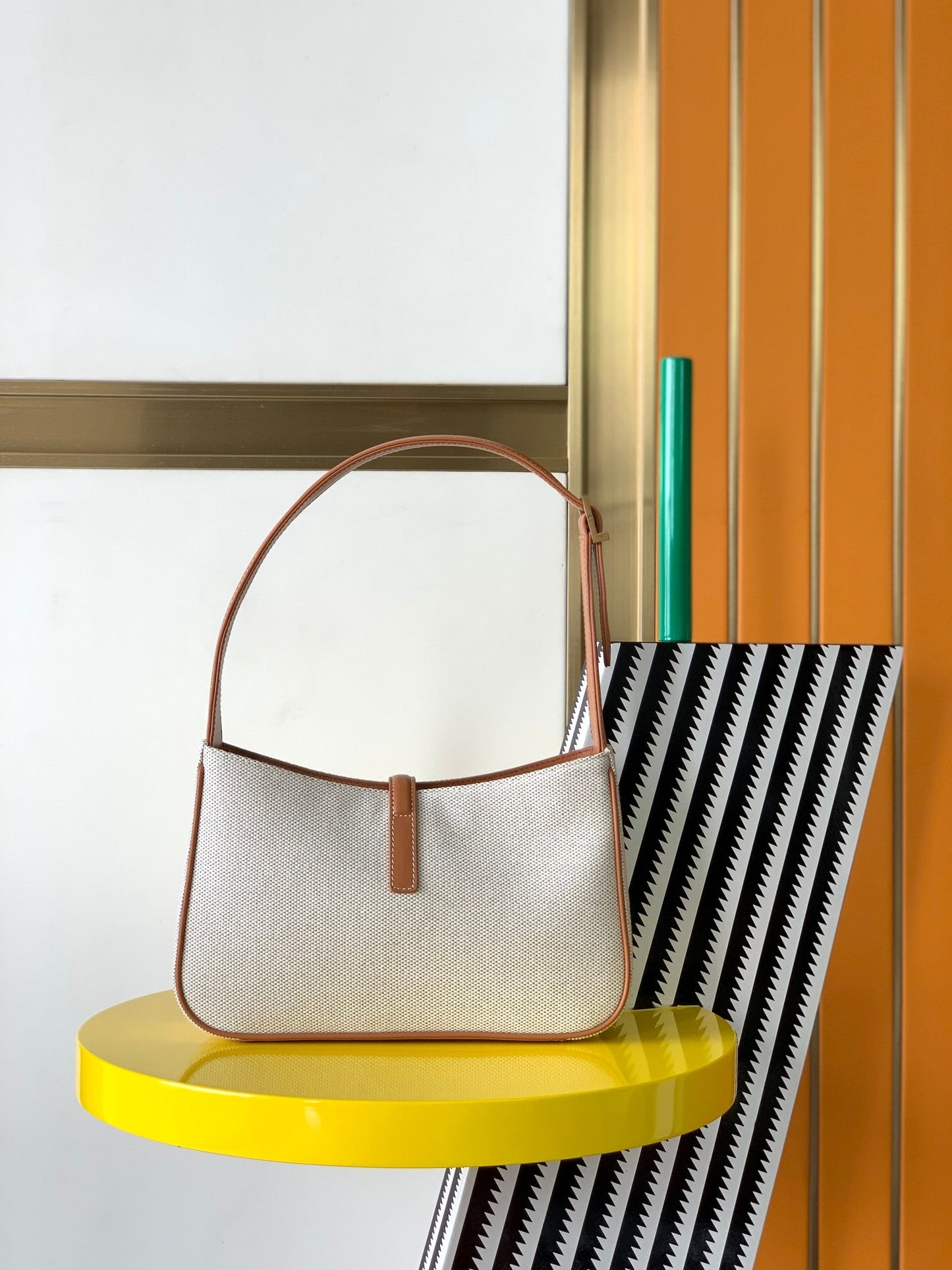 luxury LE 5 ¨¤ 7 in canvas and leather - 23 X 16 X 6.5 CM