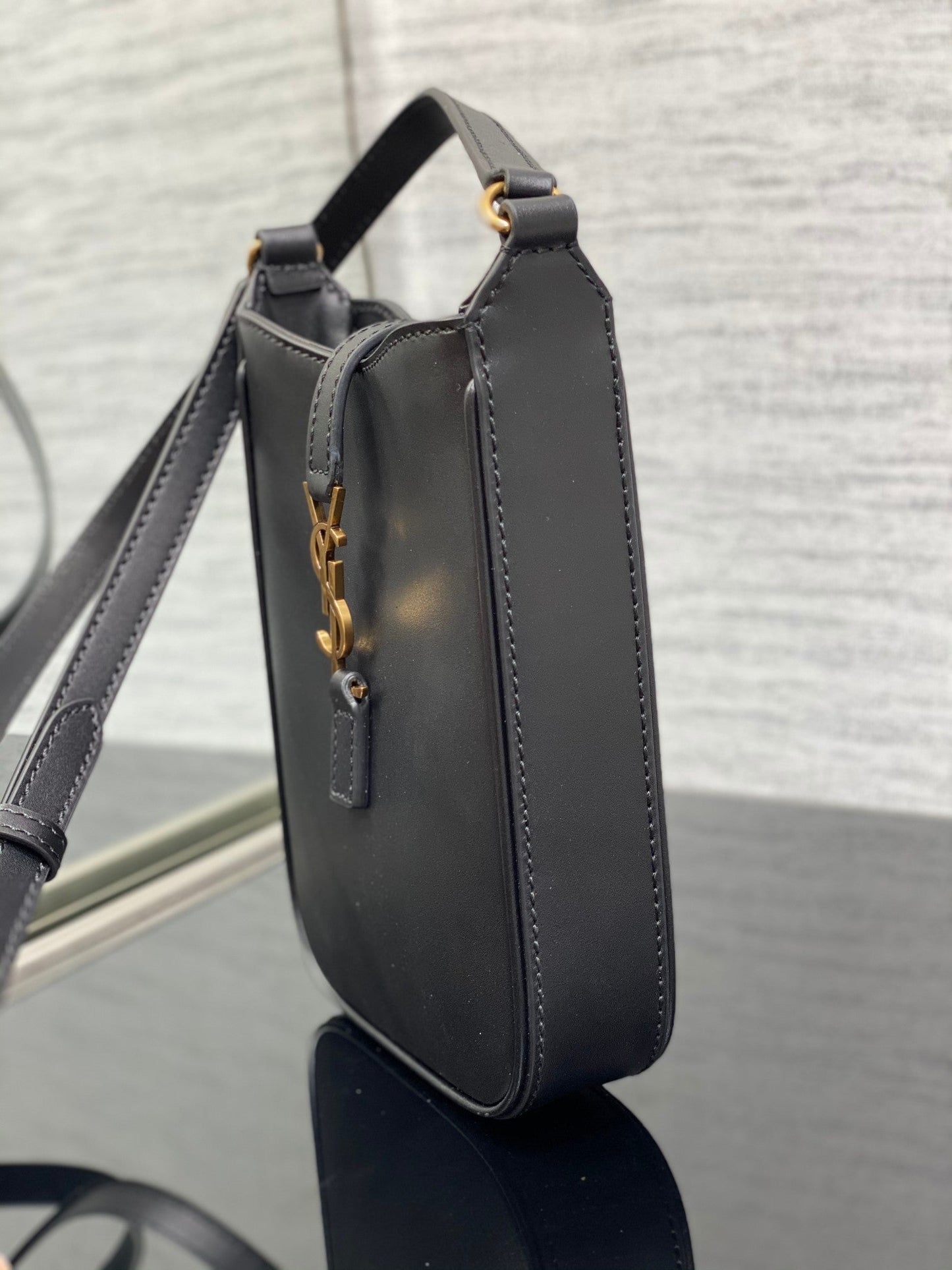 luxury Le 5 A 7 Mini Black Bag - 13x20x4cm