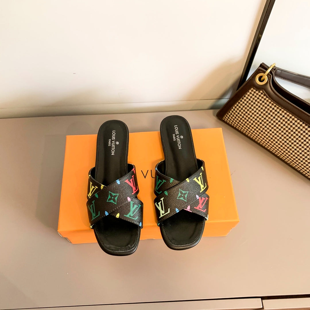 Platta sandaler med korsband