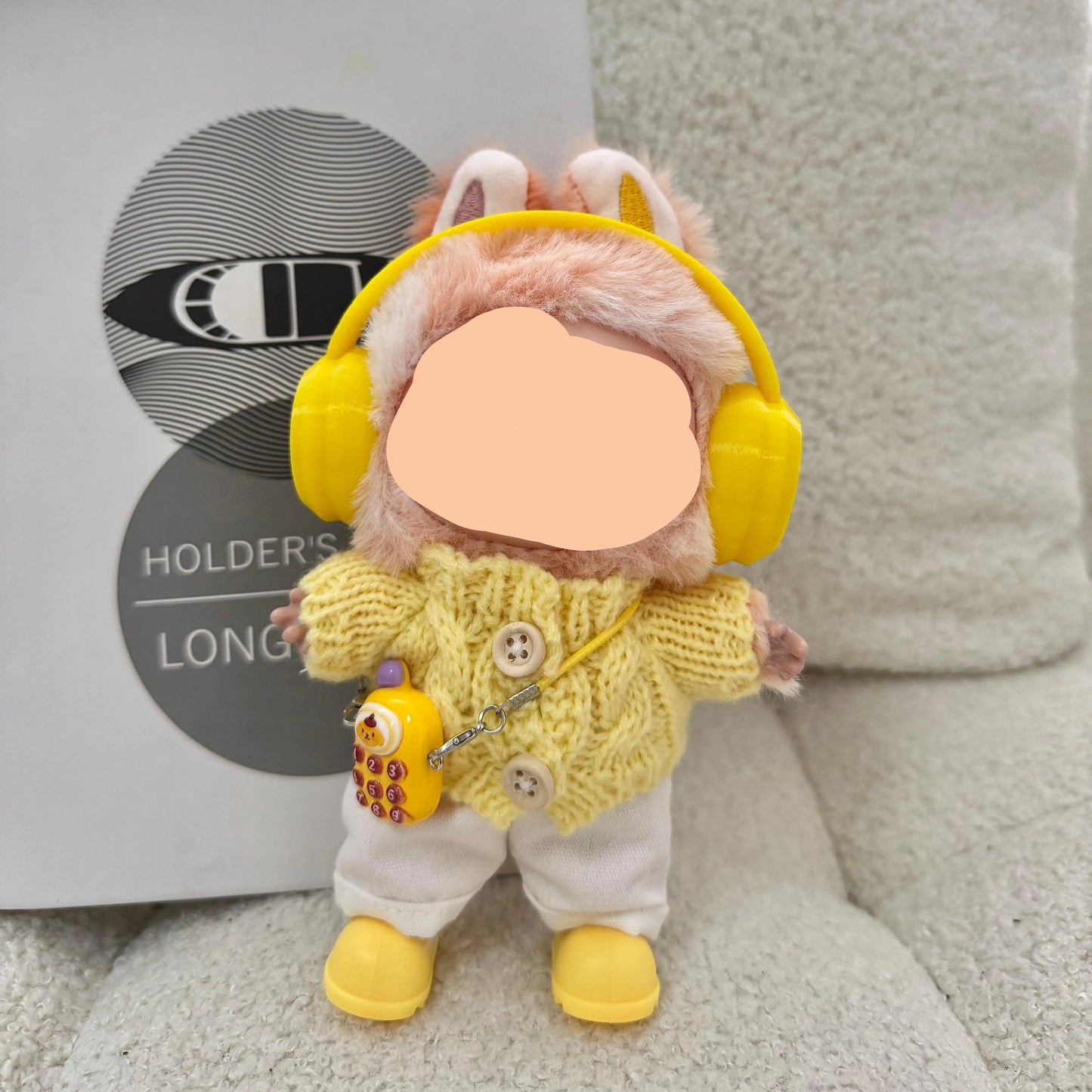 Labubo Clothing Keychain Labubo Clothes Yellow headphones + yellow sweater + white pants + mobile phone bag + yellow shoes Macaron Clothes for Labubo