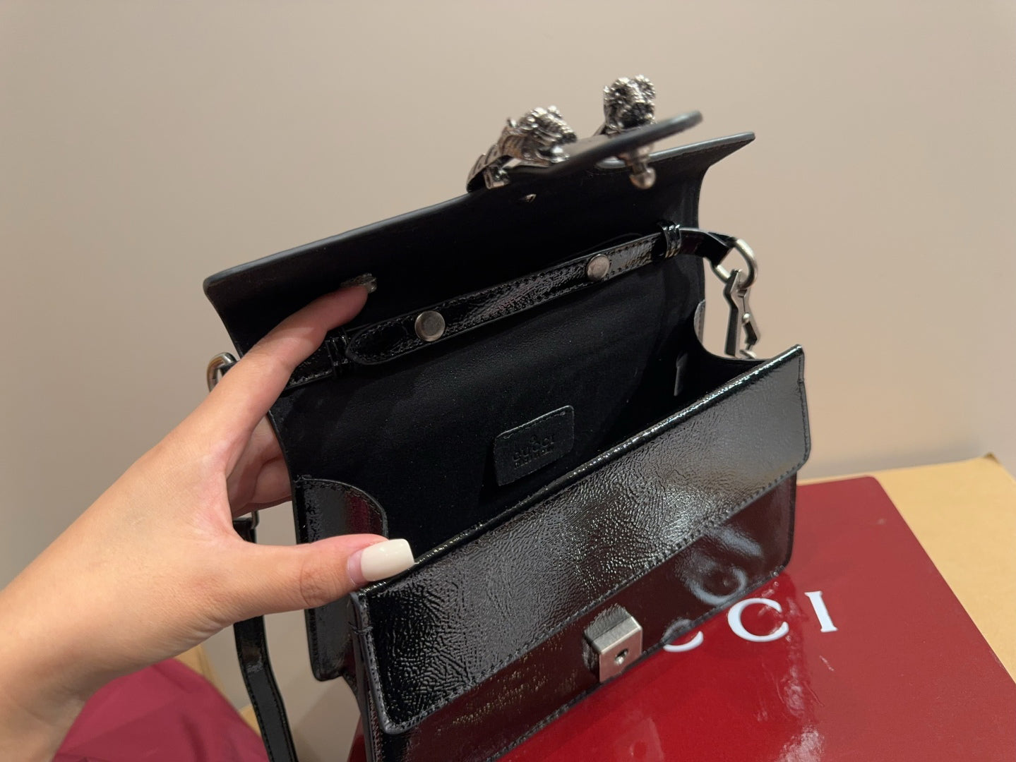luxury Glossy Black Handbag Crossbody 24x17cm