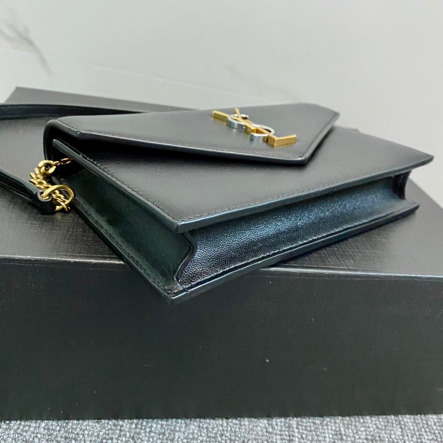 luxury Cassandra Shoulder Black Bag - 19x12.5x3.5cm