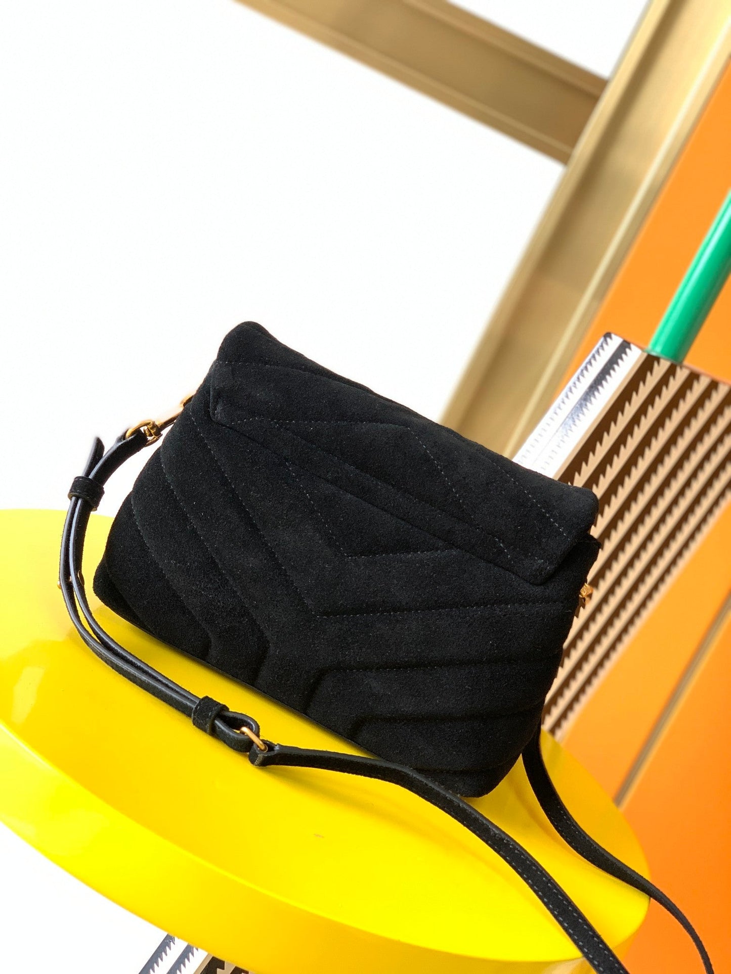 luxury Loulou 20 Black Velvet  20x14x7cm