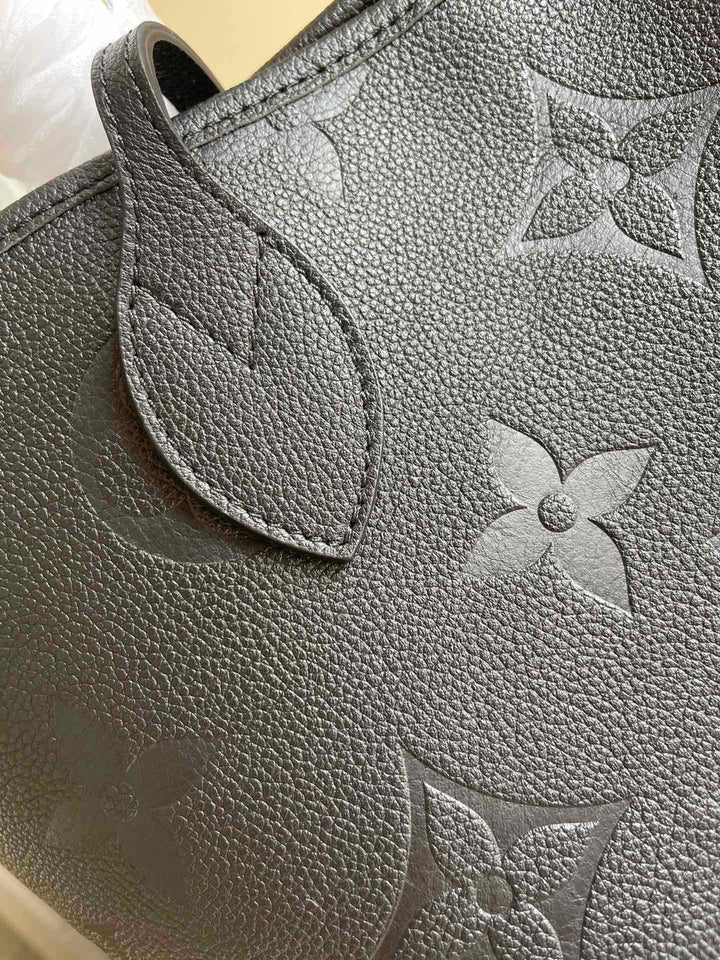 Luxury NEVERFULL MM TOTE BAG