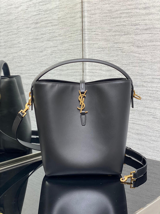 luxury Le 37 In Black Shiny Leather - 20 X 25 X 16 CM