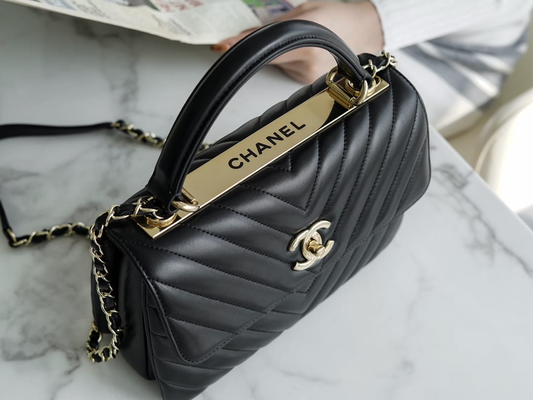 luxury Trendy CC25 Pre-Owned medium Chevron Trendy handbag  25cm