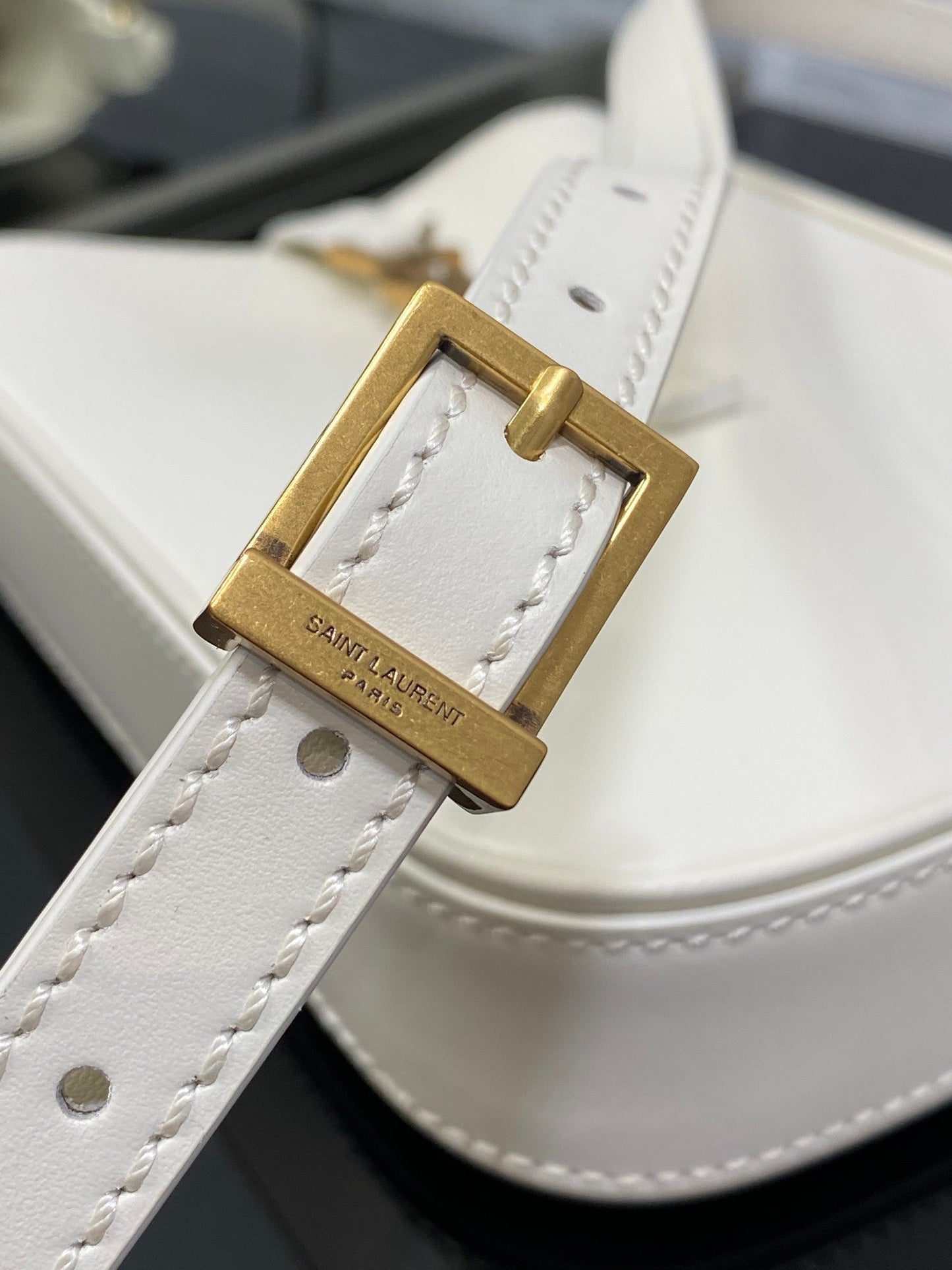 luxury Le 5 A 7 Mini White Bag - 13x20x4cm